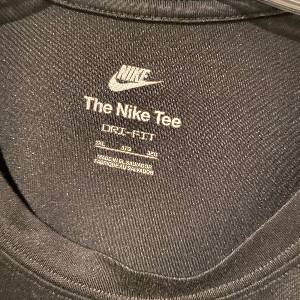 Nike Men's Black Short Sleeve Tee NWOT - Picture 2 of 6